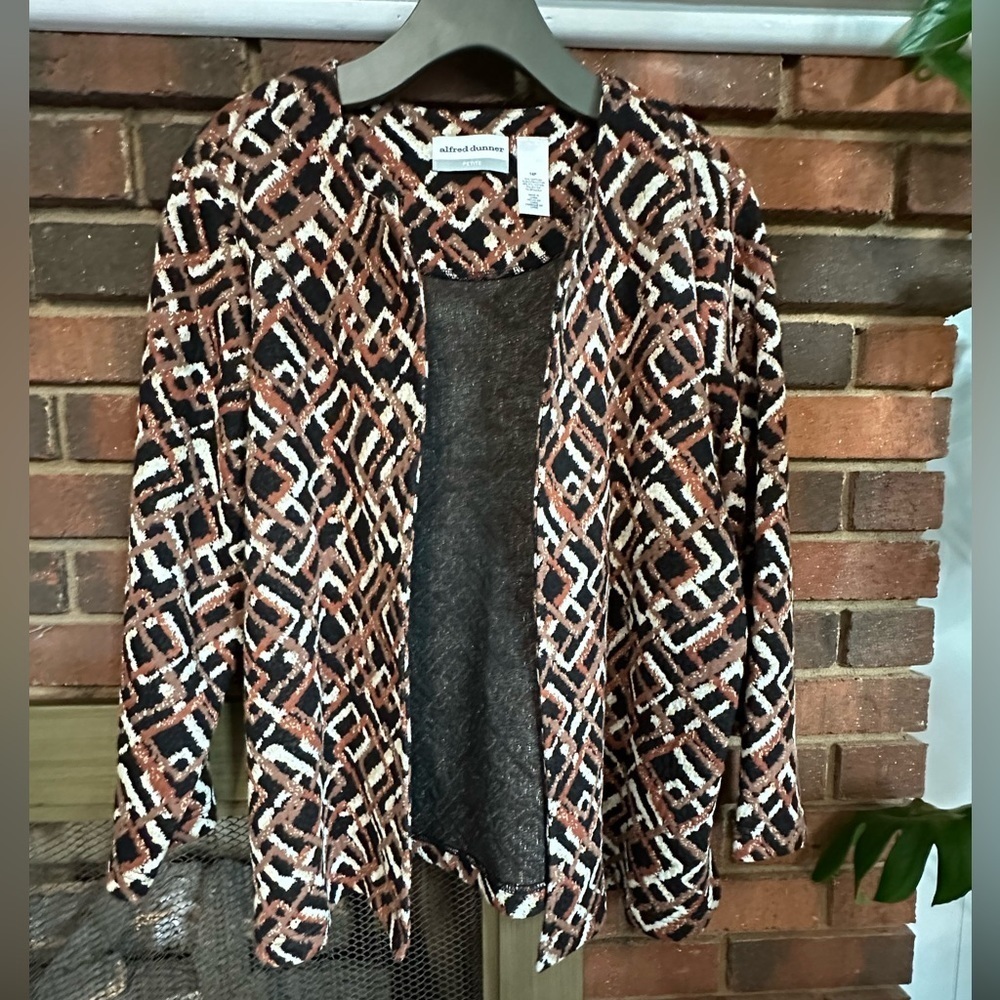 #2) alfred dunner swing cardigan. Color: brown, black, white.excellent/con.